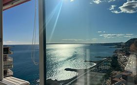 Vistas Al Mar. Gran Salon. Playa A 1 Minuto. Wifi